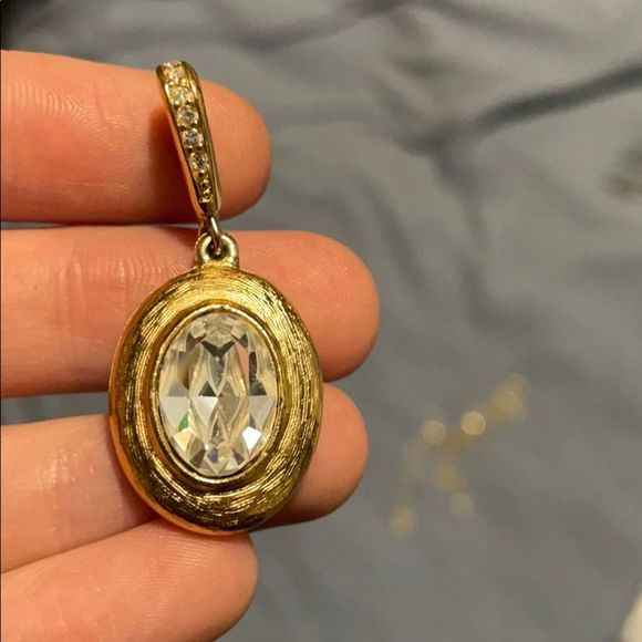 Vintage gold oval pendant, crystal 💎 center stone - Picture 4 of 16